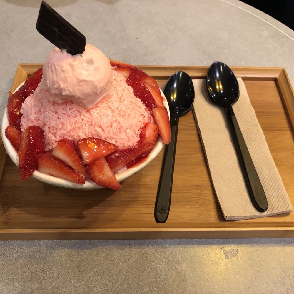 Bingsu Bean - The strawberry shaved ice with strawberry slices. - Desserts Near Me - Toronto, Ontario Bingsu Bean - The strawberry shaved ice with strawberry slices. - Desserts Near Me - Toronto, Ontario