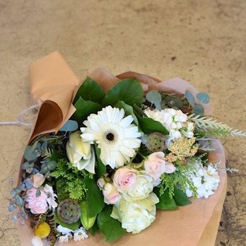 Flowerful - Neutrals wrap - Florists Near Me - Laguna Woods, California Flowerful - Neutrals wrap - Florists Near Me - Laguna Woods, California