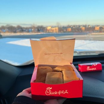Chick-fil-A - Yay! Made it in time for my Chick-n-Minis- 4 Ct Meal! - Fast Food Near Me - Allen Park, Michigan