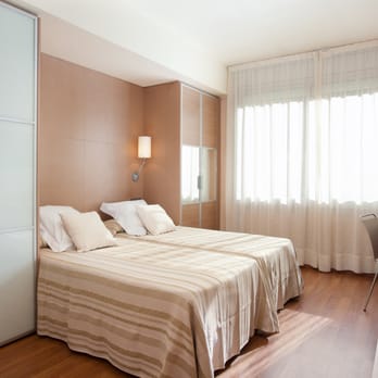 Aparthotel Silver - Hotels Near Me - Barcelona, B