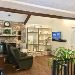 A Serene Setting Assisted Living - Homey and comfortable living area for relaxation and entertainment