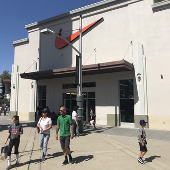 The Outlets at Orange - Shopping Centers Near Me - Orange, California