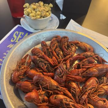 Seafood Seller & Cafe - Crawfish and gator Mac and cheese - Seafood Near Me - Crystal River, Florida