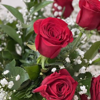 Flowers ‘a la Carte - Oceanside - Pretty rose bouquets for Vanetine's Day - Florists Near Me - Oceanside, California Flowers ‘a la Carte - Oceanside - Pretty rose bouquets for Vanetine's Day - Florists Near Me - Oceanside, California