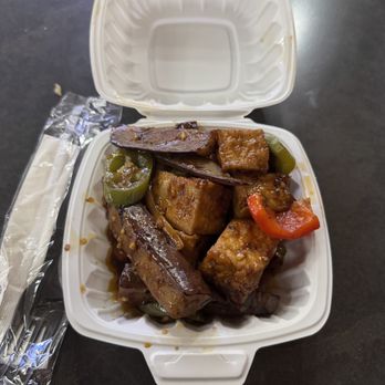 Shanghai 360 - 12 OZ of a tofu and peppers dish that is a skimpy amount of food compared to the container. - Chinese Near Me - Lone Tree, Colorado Shanghai 360 - 12 OZ of a tofu and peppers dish that is a skimpy amount of food compared to the container. - Chinese Near Me - Lone Tree, Colorado