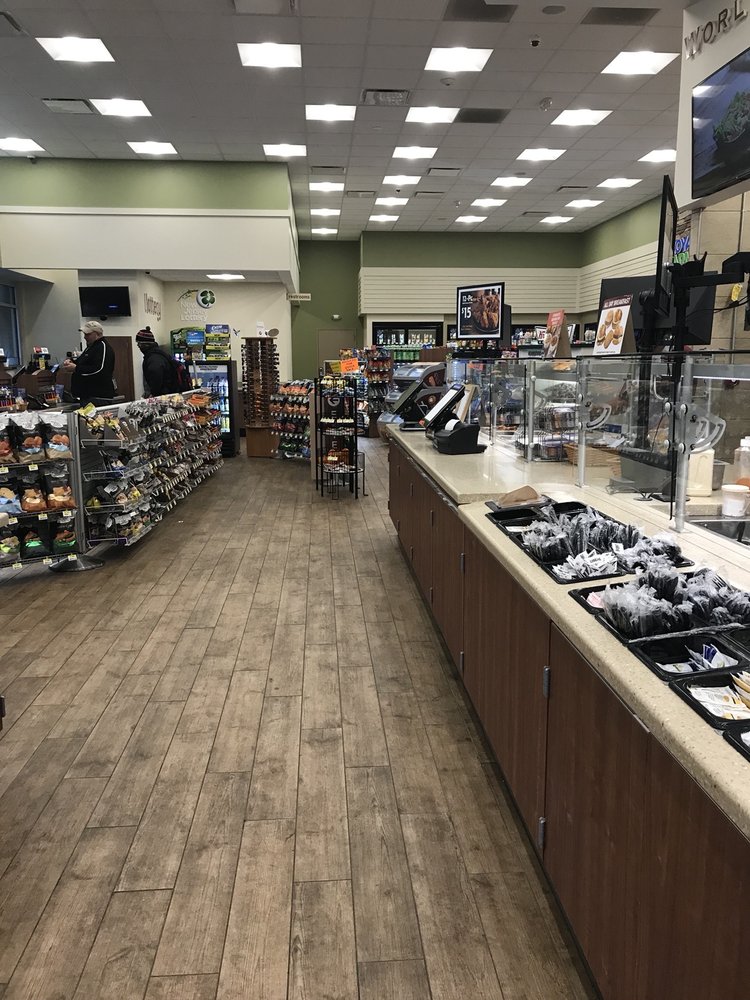 ROYAL FARMS Updated August 2024 10 Photos & 25 Reviews 12 S Black