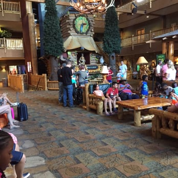 Great Wolf Lodge - Lobby area. - Resorts Near Me - Williamsburg, Virginia Great Wolf Lodge - Lobby area. - Resorts Near Me - Williamsburg, Virginia