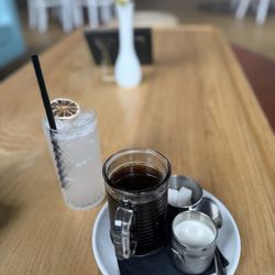 Paloma and a coffee