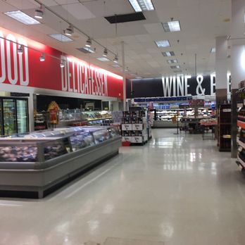 Winn-Dixie - a view of a grocery store - Grocery Near Me - Tavares, Florida