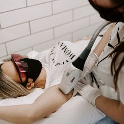 Foxy Box Laser & Wax Bar - Nanaimo - Curious about Laser?  Ask about our FREE Underarm treatment and come try it out!