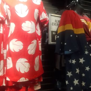 Hot Topic - Men's Clothing Near Me - Michigan City, Indiana