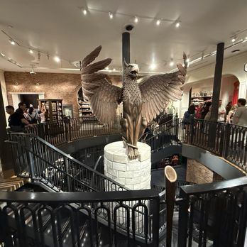 Harry Potter Shop - Books, Mags, Music & Video Near Me - New York, New York