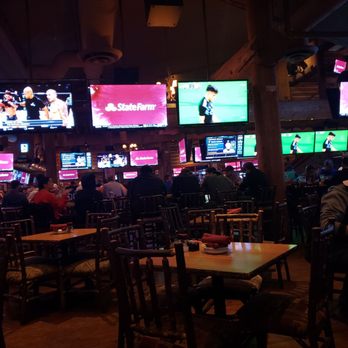 Twin Peaks - Sports Bars Near Me - Shenandoah, Texas