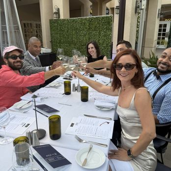 VINOPOP - VINOPOP guests - Wine Tasting Room Near Me - Newport Beach, California