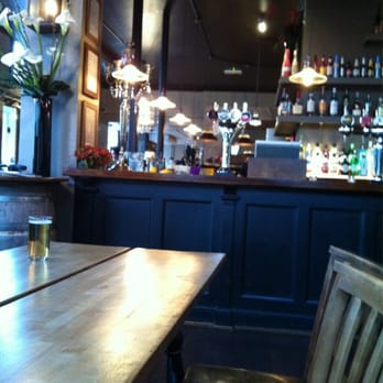 The Crown and Anchor - Pubs Near Me - London, XGL