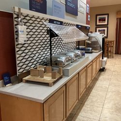 Holiday Inn Express Roseburg - Breakfast bar
