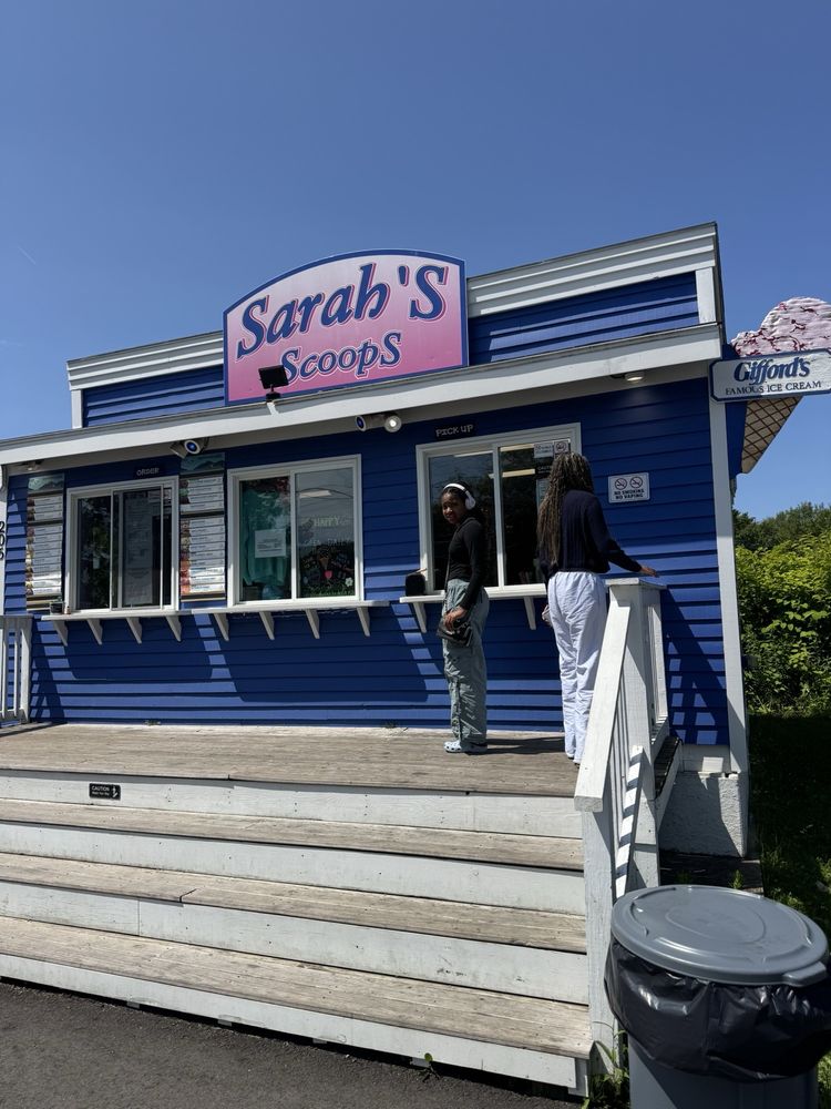 Sarah's Scoops Logo