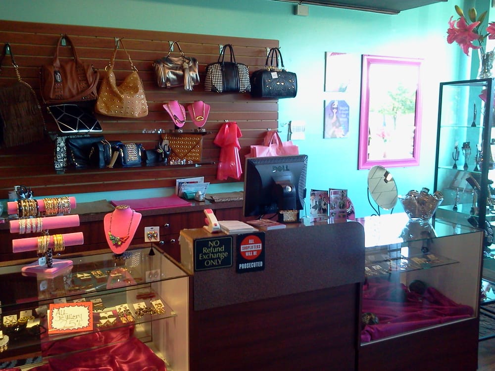 AMBITIONS BOUTIQUE Updated July 2024 28756 Plymouth, Livonia, Michigan Women's Clothing