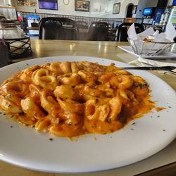 Lushajs Pizza Pasta New York Style - Tortellini with the tomatoe sauce.
