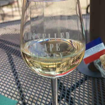 Chiselled Grape Winery - a glass of wine - Wineries Near Me - Cedarburg, Wisconsin Chiselled Grape Winery - a glass of wine - Wineries Near Me - Cedarburg, Wisconsin