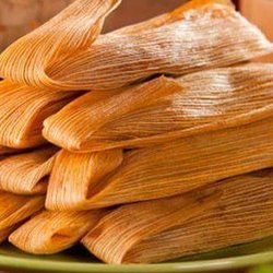 Mi Pequeno Mexico Restaurante Y Taqueria - Tamales verdes rraja rrojos