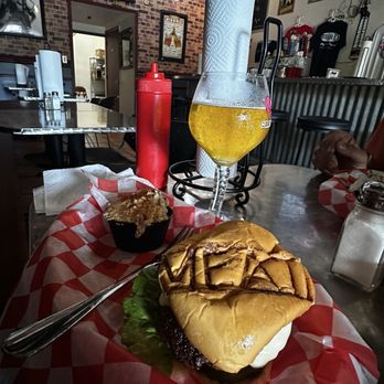 MEAT Eatery And Taproom - Wow - Burgers Near Me - Islamorada, Florida MEAT Eatery And Taproom - Wow - Burgers Near Me - Islamorada, Florida