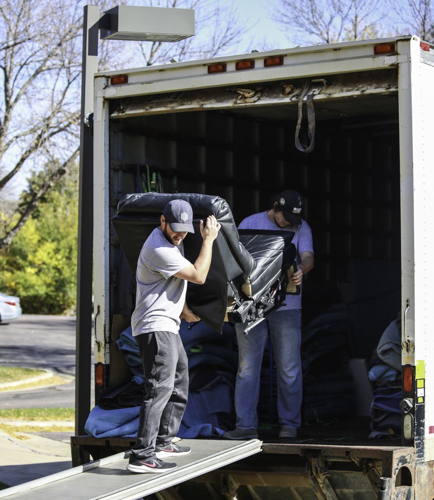 ADVANCED MOVING LLC
