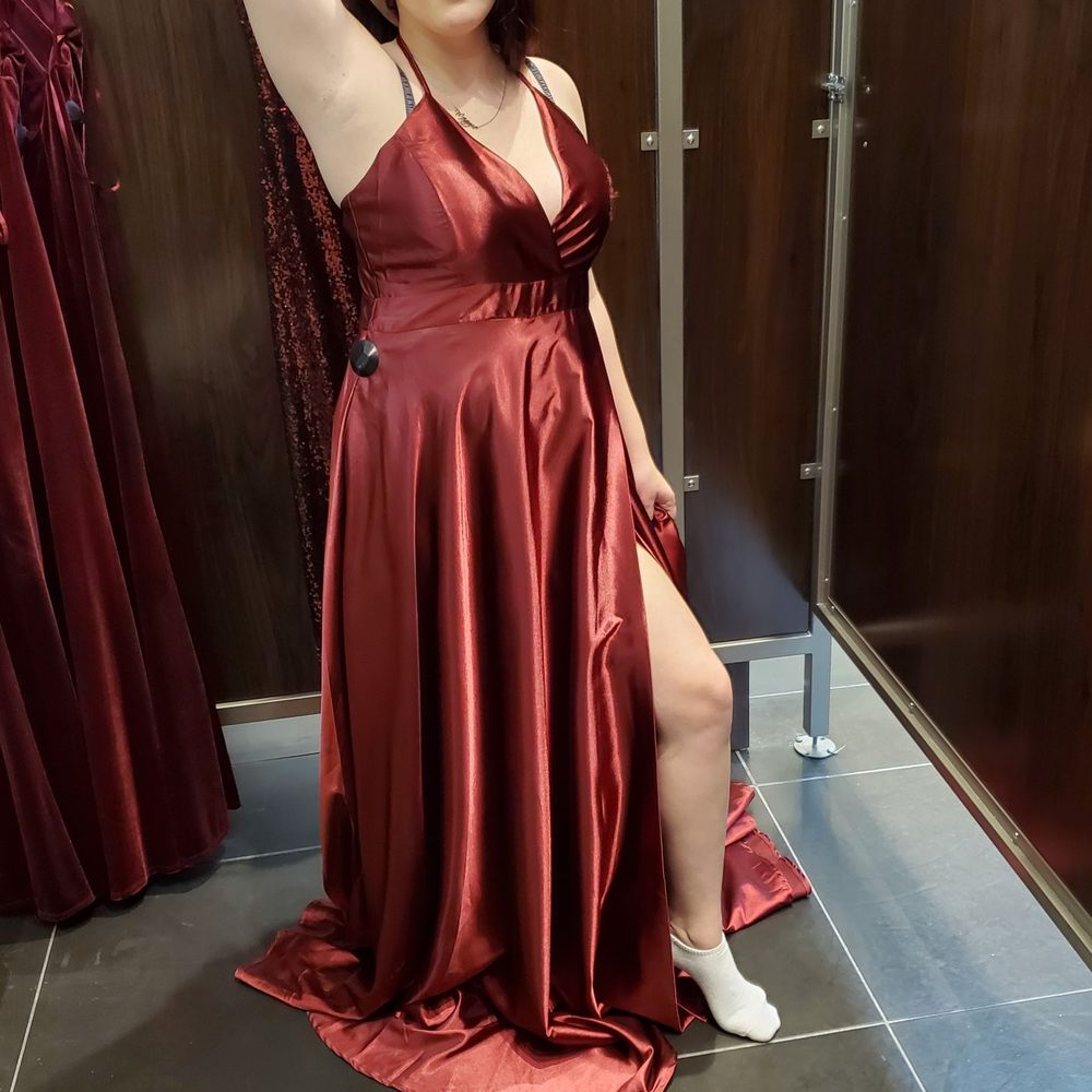 Windsor - The satin was so cheap and lots of threads pulled. - Accessories Near Me - Houston, Texas Windsor - The satin was so cheap and lots of threads pulled. - Accessories Near Me - Houston, Texas
