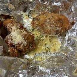 6pc Garlic Parmesan Crispy Chicken Wings 6pc Garlic Parmesan Crispy Chicken Wings