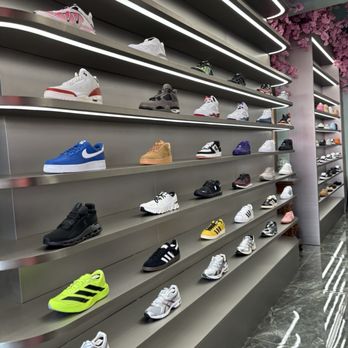 SHOE PALACE - Updated February 2026 - 120 Photos & 40 Reviews - 326 E