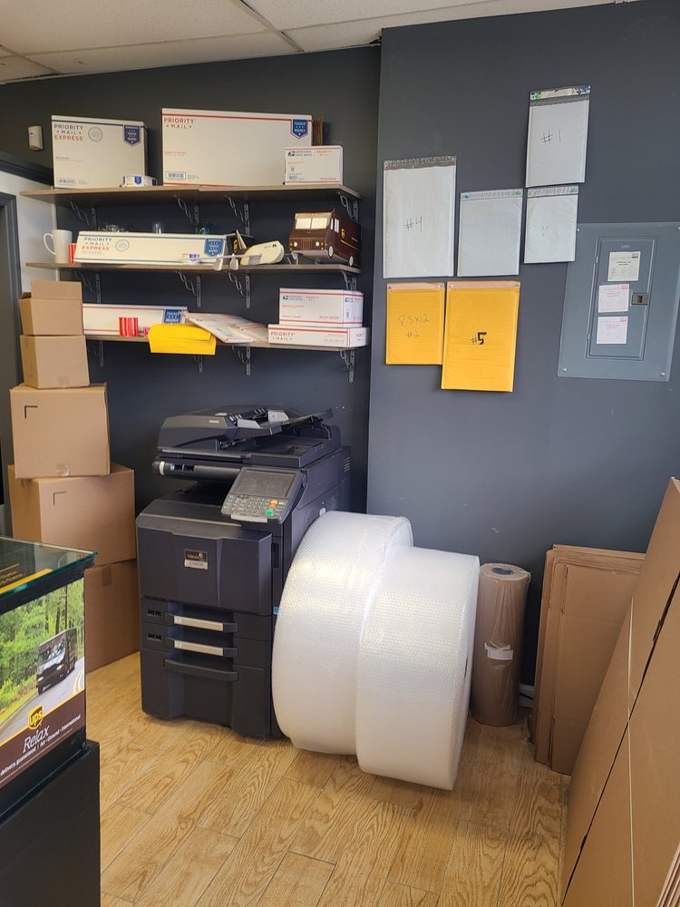 PACKING SHIPPING AND PRINTING Updated April 2024 265 Hackensack St