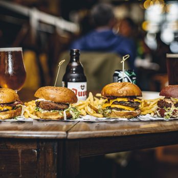 Coach & Horses - Burgers & Beers - Pubs Near Me - Leyton, XGL Coach & Horses - Burgers & Beers - Pubs Near Me - Leyton, XGL
