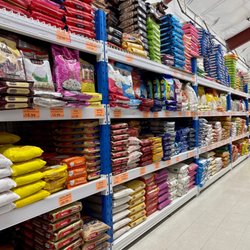 India Metro Hypermarket Milpitas - Rice and flour section
