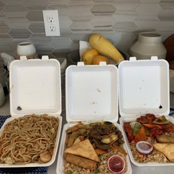 Wah Shine - Shrimp chow mein, oyster sauce beef and sweet and sour chicken lunch special.