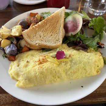 Lapisara Eatery - Delicious holy chili bomb basil omelet - Breakfast & Brunch Near Me - San Francisco, California Lapisara Eatery - Delicious holy chili bomb basil omelet - Breakfast & Brunch Near Me - San Francisco, California