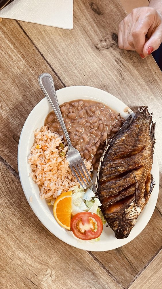 El Coyotito Mexican & Seafood Restaurant