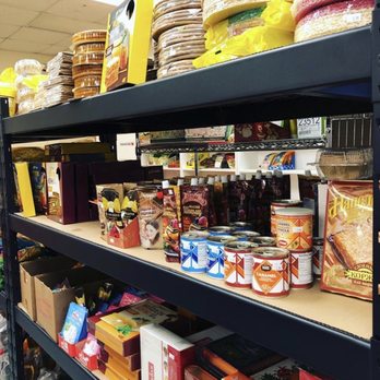 Maksim's Market - shelves of food and snacks - Grocery Near Me - Sedalia, Missouri