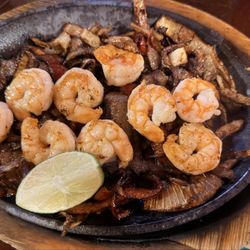 Monterey Jack's Cafe Y Cantina - Shrimp fajitas