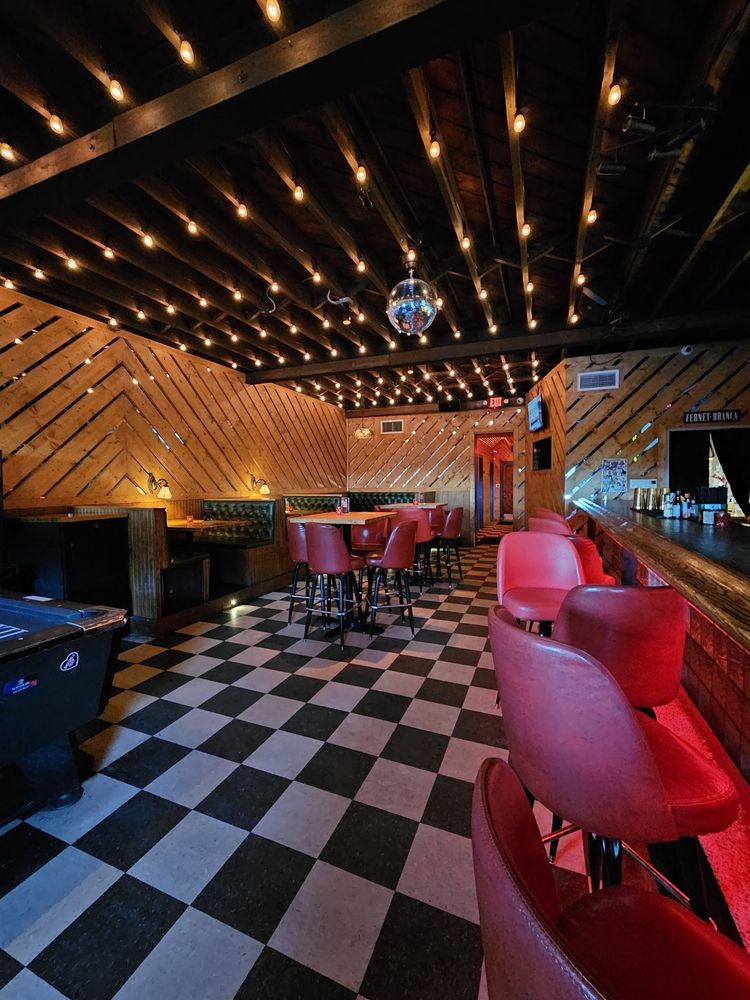 Roxanne’s Liquor Bar & Kitchen Image