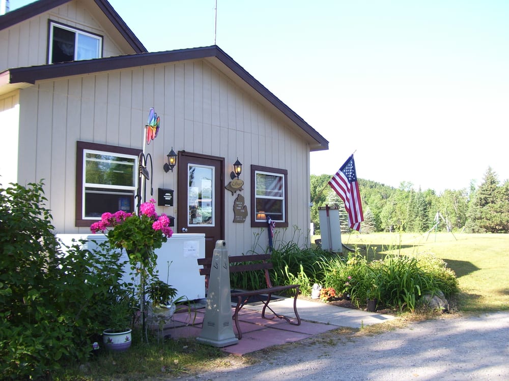 Sturgeon Valley Campground Logo