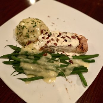 Florida's Fresh Grill - Skye Salmon with Golden Mashed Potatoes and Haricot Vert and Bacon Jalapeño sauce - Seafood Near Me - Cocoa Beach, Florida