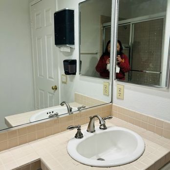 Tiny Saigon - 12/27/24 Clean restroom - Vietnamese Near Me - Corona, California Tiny Saigon - 12/27/24 Clean restroom - Vietnamese Near Me - Corona, California