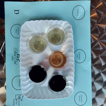Three Oak Wines - 'D' wine samples. - Wine Tasting Room Near Me - Albert Lea, Minnesota