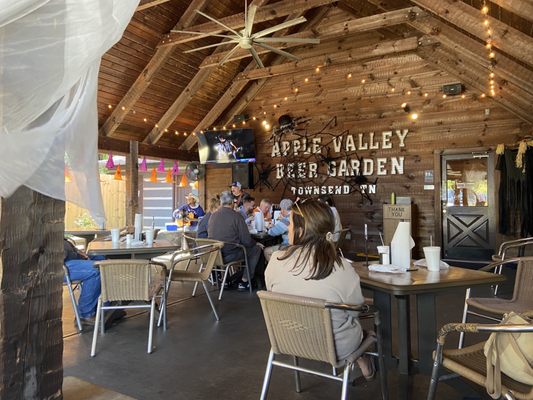 Apple Valley Mountain Village & Cafe by null