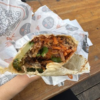 Mercato Metropolitano - Vietnamese Wrap - Farmers Market Near Me - London, XGL Mercato Metropolitano - Vietnamese Wrap - Farmers Market Near Me - London, XGL