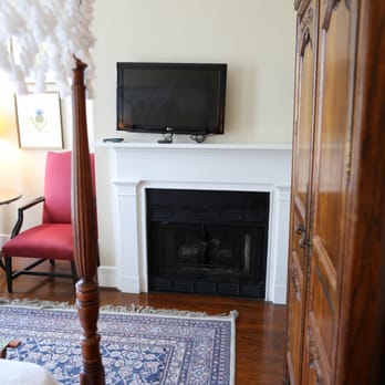 Kings Courtyard Inn - Room 301 - in theory, the fireplace is functional - Hotels Near Me - Charleston, South Carolina