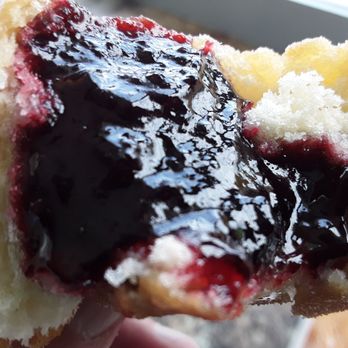 Baker's Dozen - Excellent black raspberry donut - Bakeries Near Me - Pomfret Center, Connecticut Baker's Dozen - Excellent black raspberry donut - Bakeries Near Me - Pomfret Center, Connecticut
