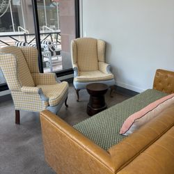The Grove Artisan Cafe and Bakery - Cozy seating