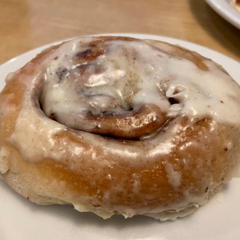 Reveille Coffeehouse Cafe - Cinnamon Roll - Cafes Near Me - Marietta, Georgia