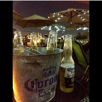Pier i Cafe - bucket of coronas - American Near Me - New York, New York Pier i Cafe - bucket of coronas - American Near Me - New York, New York